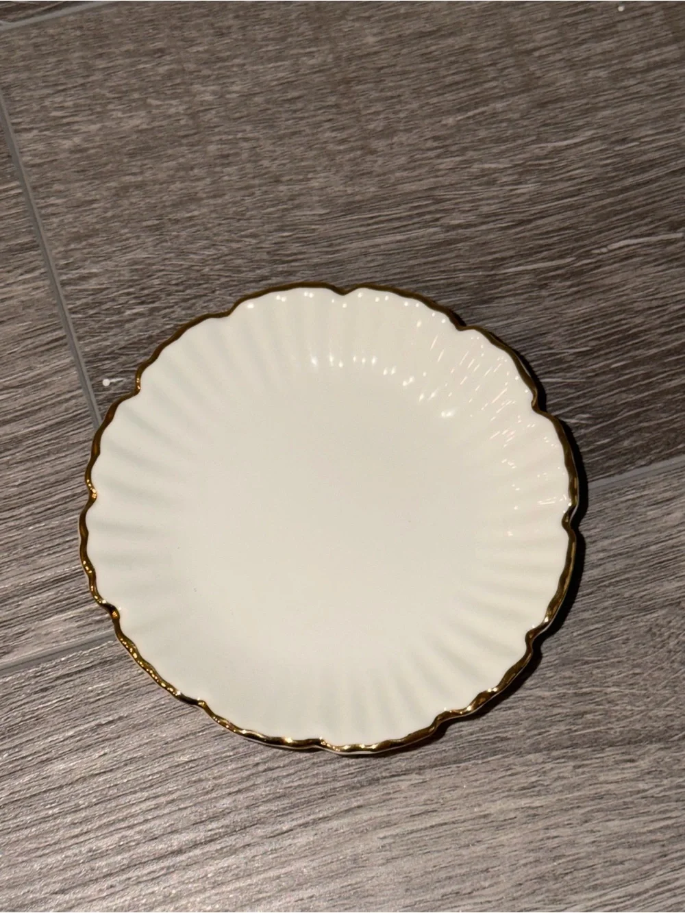 NWOT H&M White Porcelain Ring Tray w/ Gold Trim